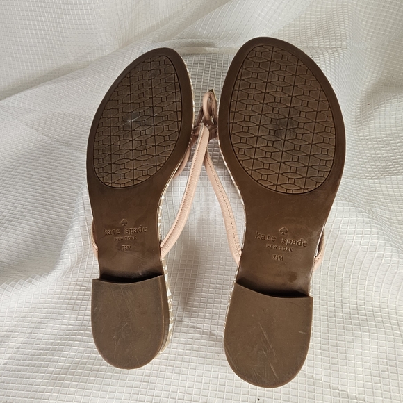 *LIKE NEW* Kate Spade Sandals/Flip Flops - Picture 5 of 14